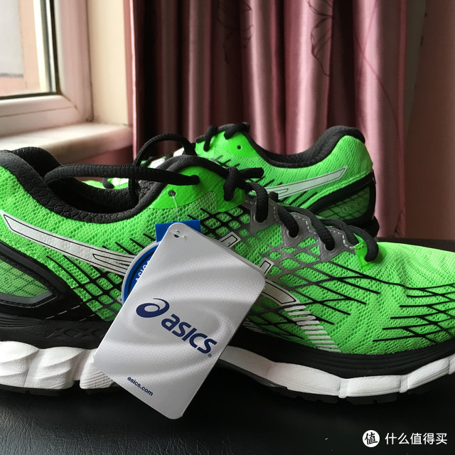 美亚购入 ASICS 亚瑟士 GEL-NImbus 17 缓冲跑鞋