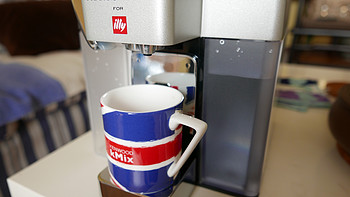 illy Y5 MILK 全自动 touch 胶囊咖啡机 开箱