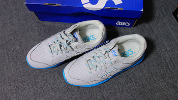 除了stan smith，你也可以选择这款舒适Gel底的小白鞋 ASICS 亚瑟士 GEL Saga Retro Running Shoe