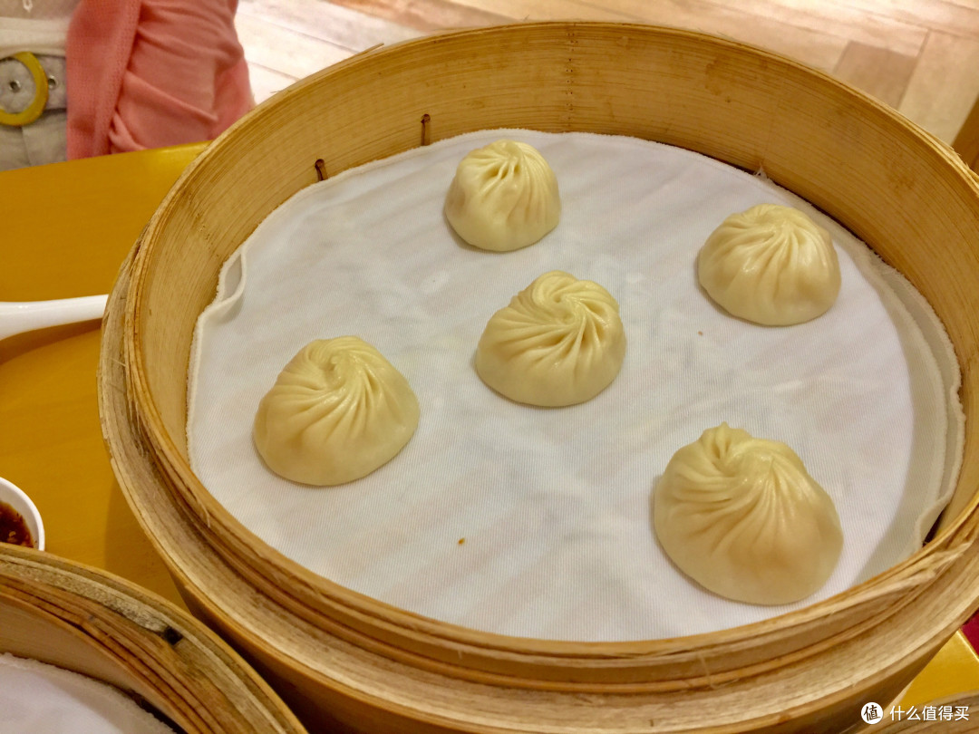 鼎泰丰、姚记炒肝（鼓楼店） 、九门小吃、晟永兴饭庄、山晋云中刀削面、满记甜品