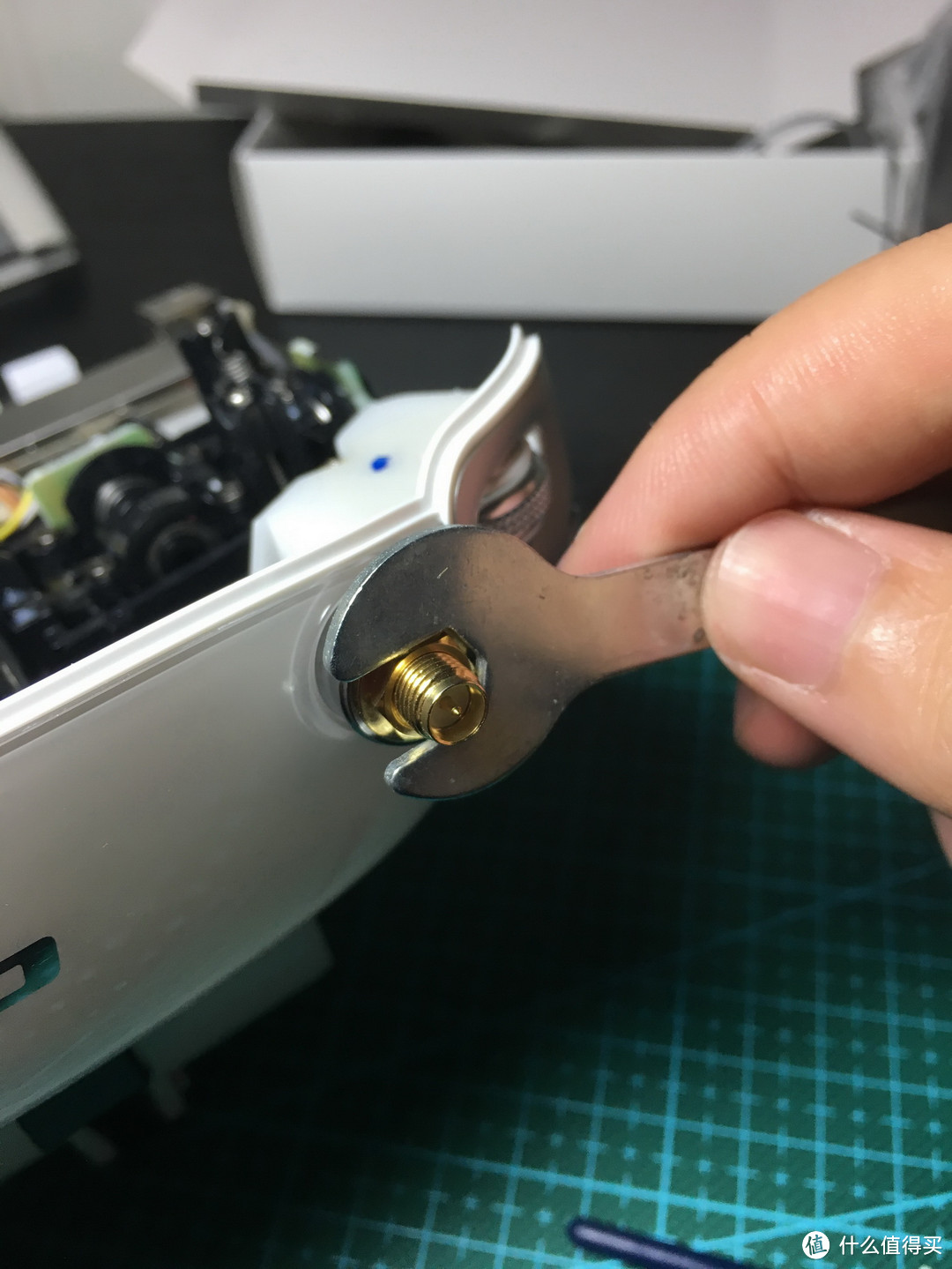 让你的无人机飞的更稳,看的更远 — DJI 遥控器增程改装教程