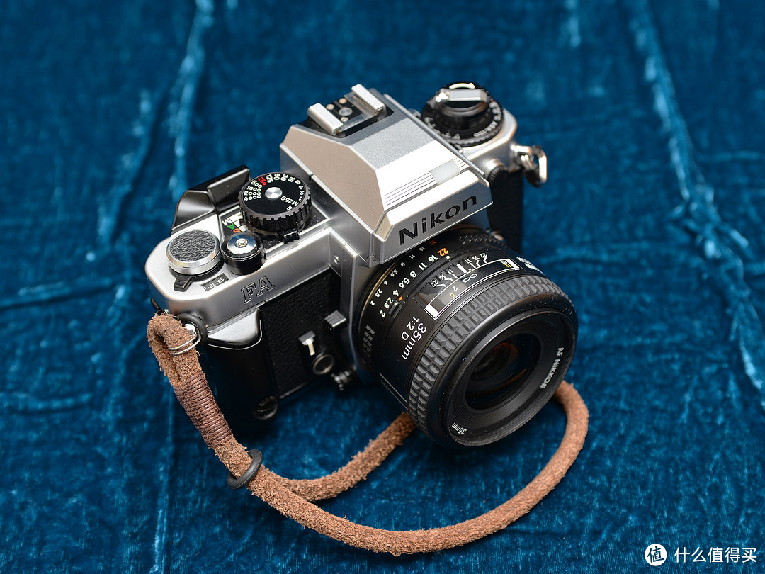 #首晒# 来自1983年的经典：Nikon 尼康 FA 胶片单反相机