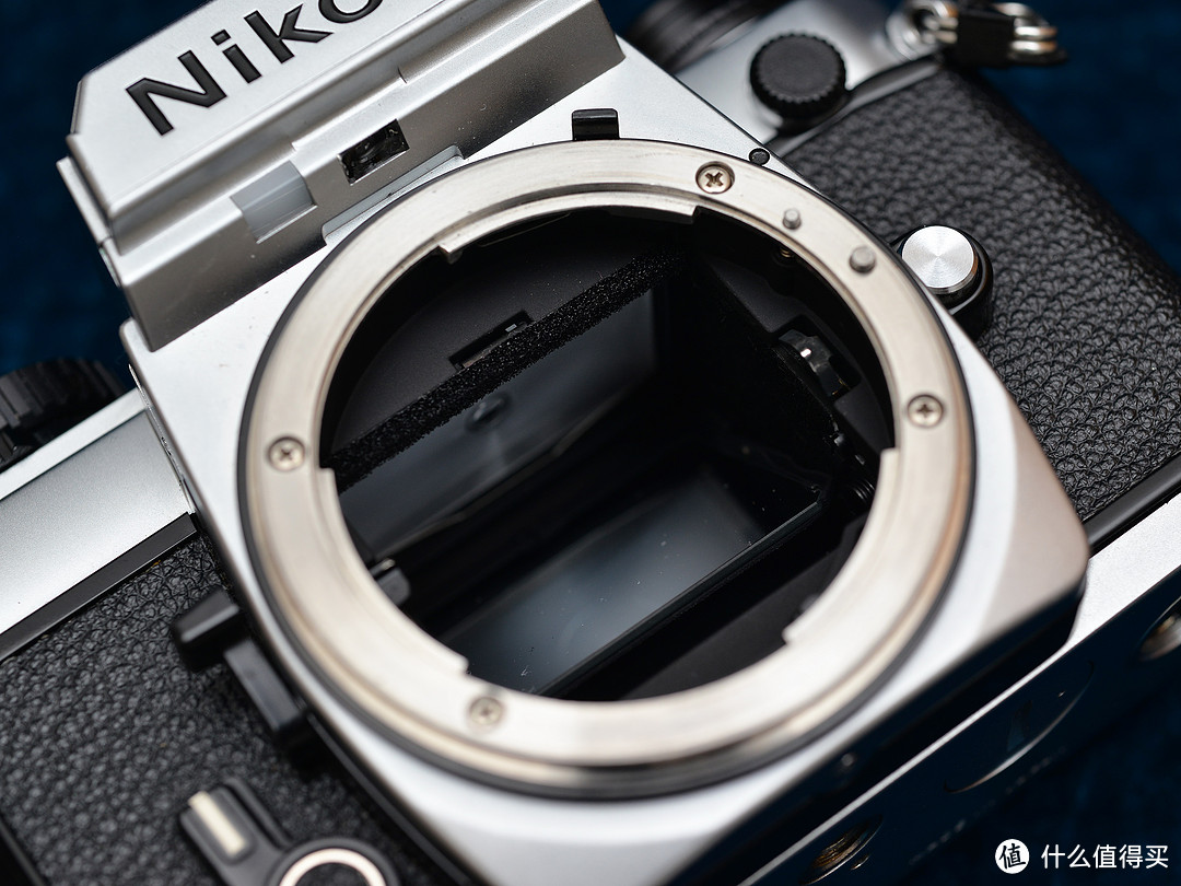 #首晒# 来自1983年的经典：Nikon 尼康 FA 胶片单反相机