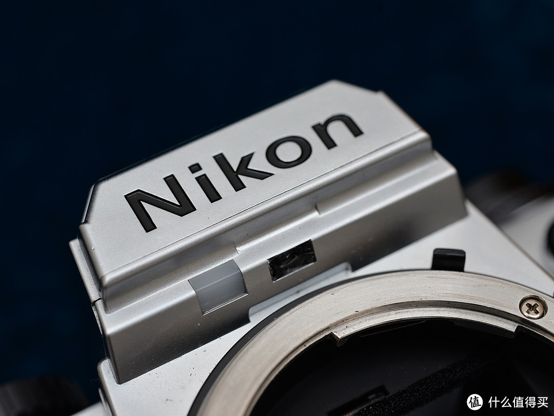 #首晒# 来自1983年的经典：Nikon 尼康 FA 胶片单反相机