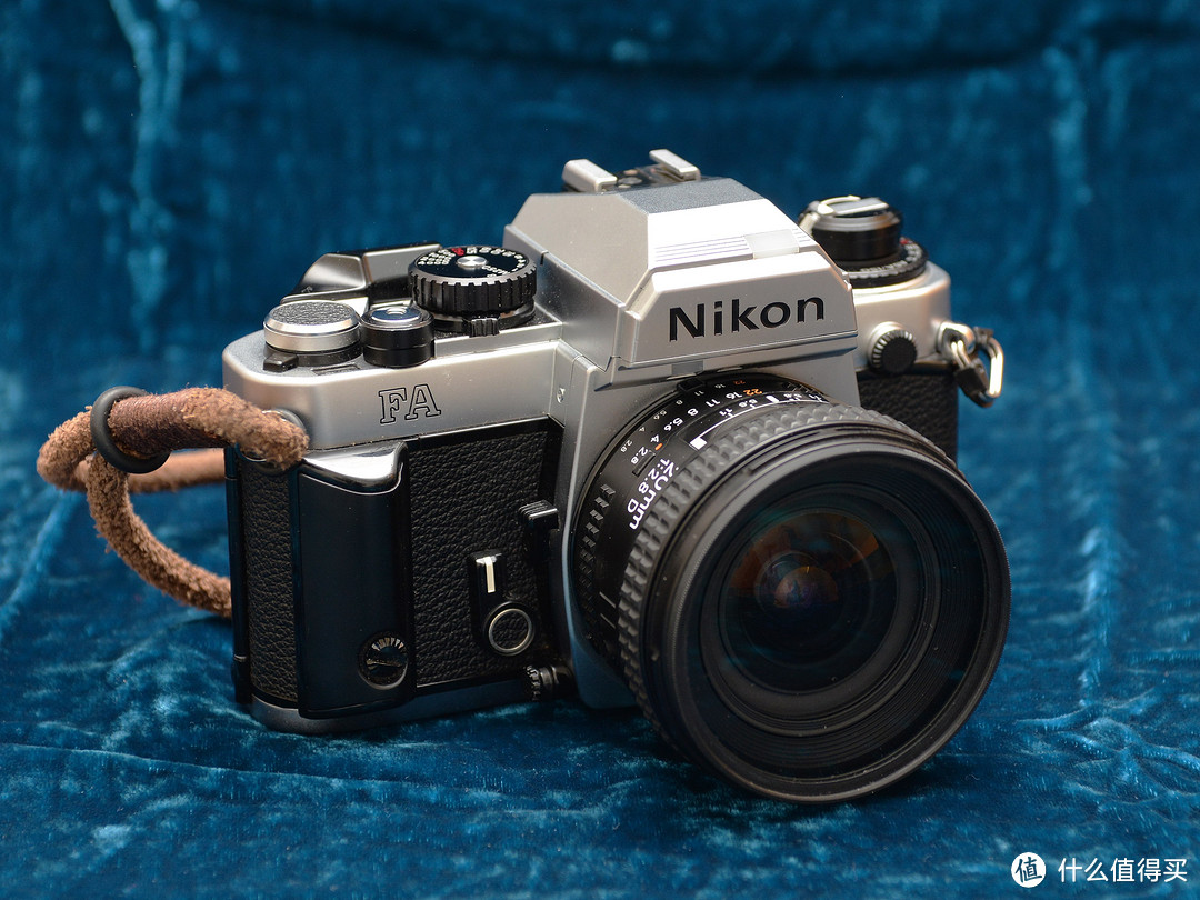 #首晒# 来自1983年的经典：Nikon 尼康 FA 胶片单反相机