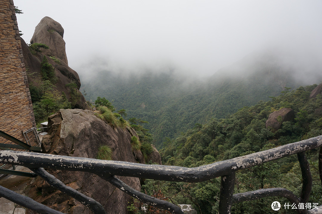 云中漫步三清山，峰林奇观花岗岩