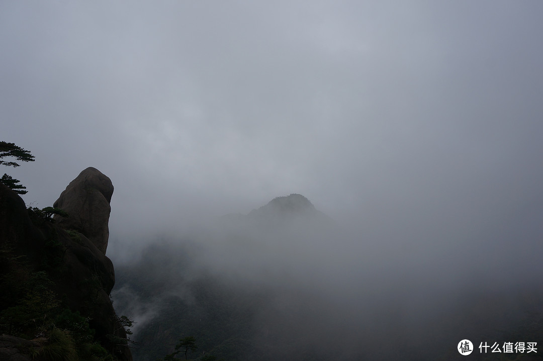 云中漫步三清山，峰林奇观花岗岩