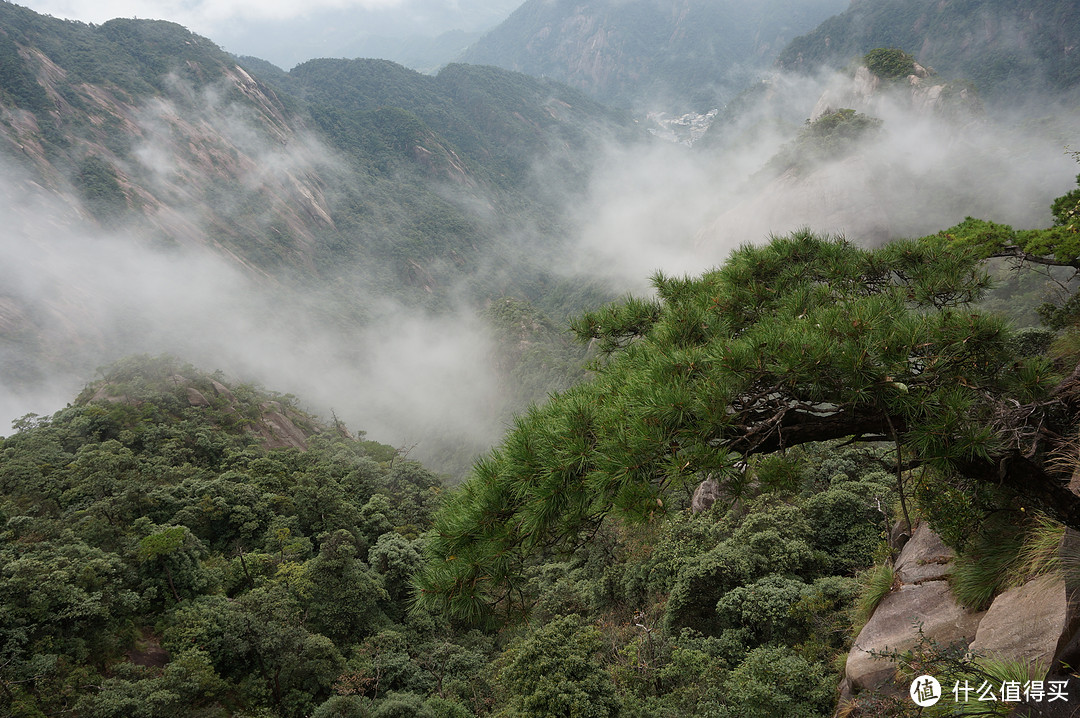 云中漫步三清山，峰林奇观花岗岩