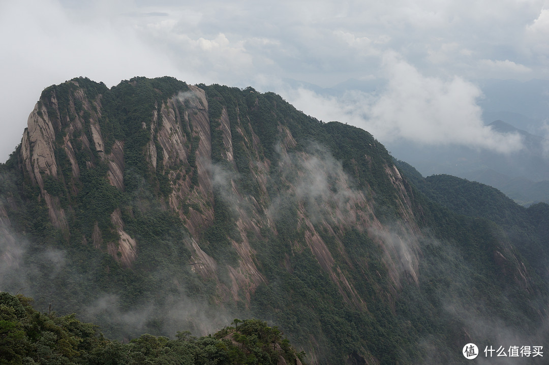 云中漫步三清山，峰林奇观花岗岩