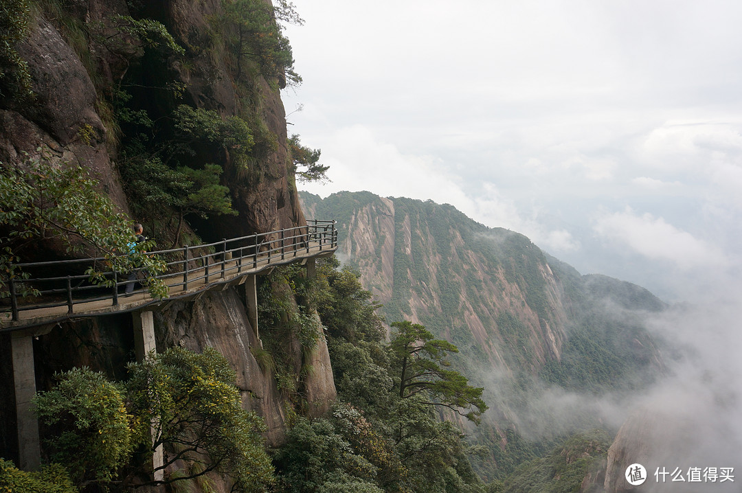 云中漫步三清山，峰林奇观花岗岩