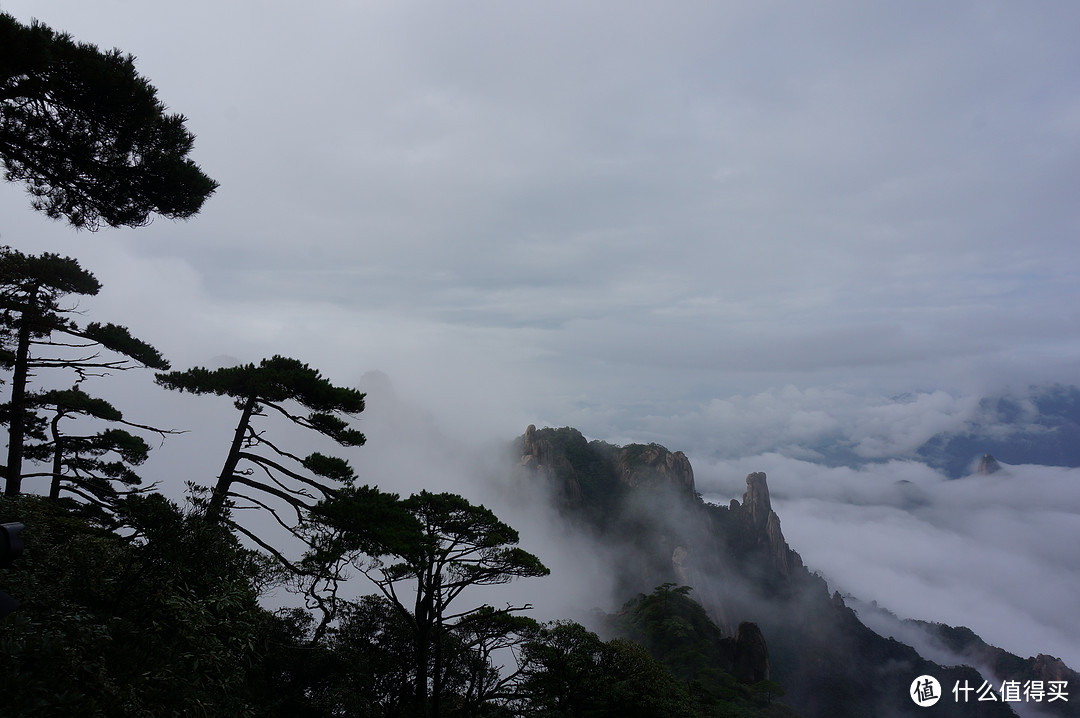 云中漫步三清山，峰林奇观花岗岩