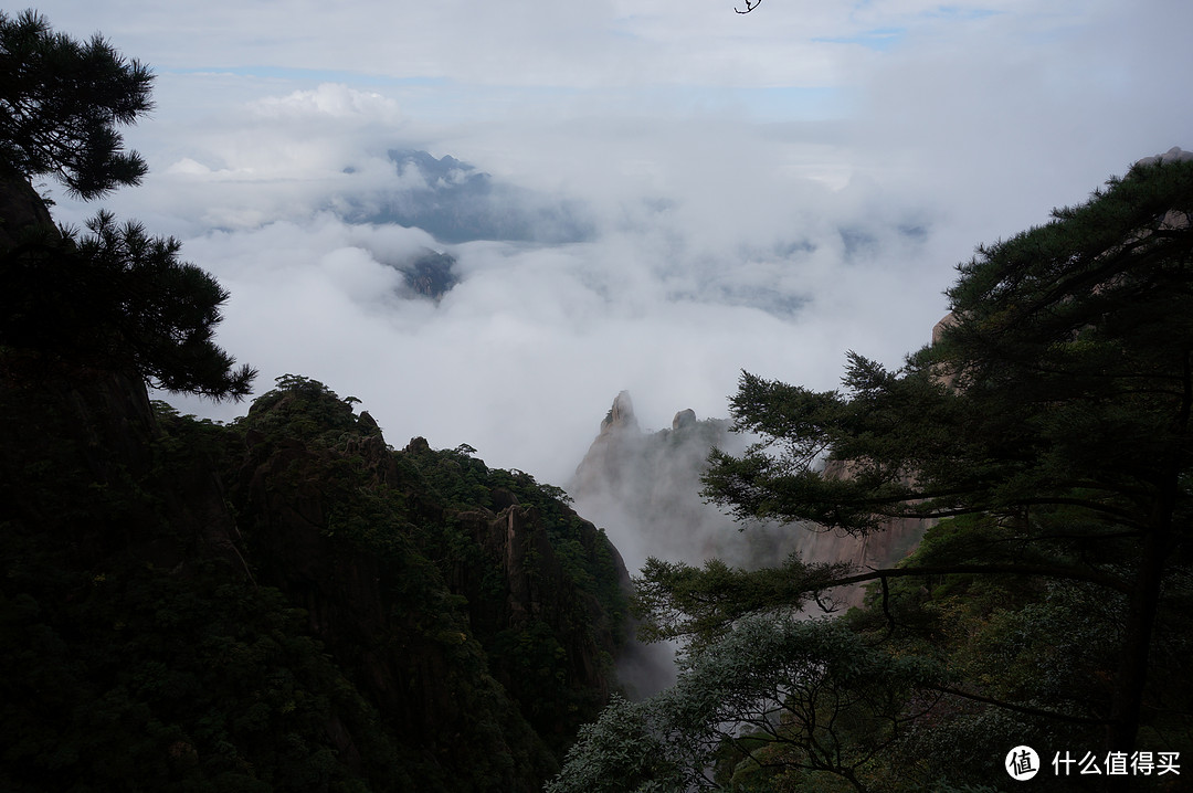 云中漫步三清山，峰林奇观花岗岩