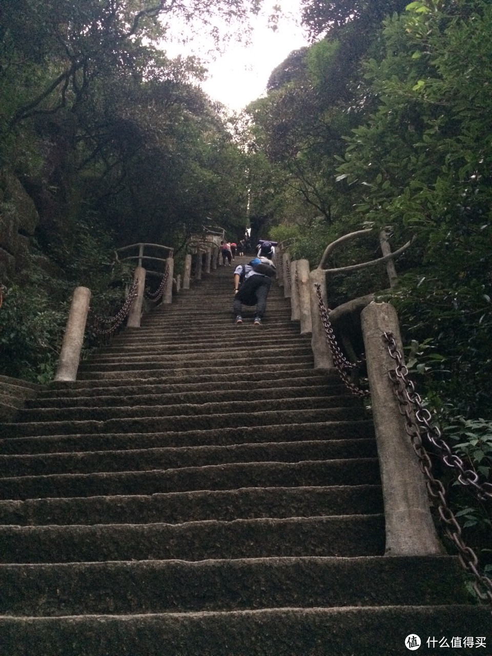 云中漫步三清山，峰林奇观花岗岩