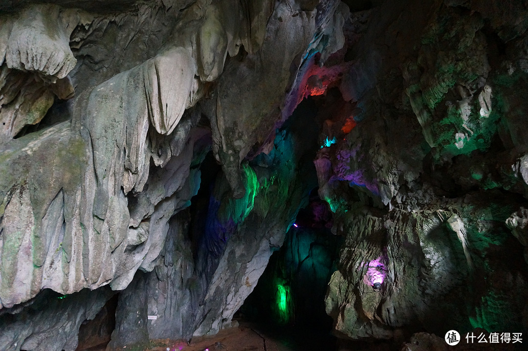 云中漫步三清山，峰林奇观花岗岩