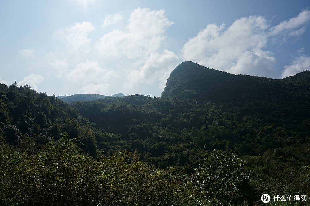 云中漫步三清山，峰林奇观花岗岩