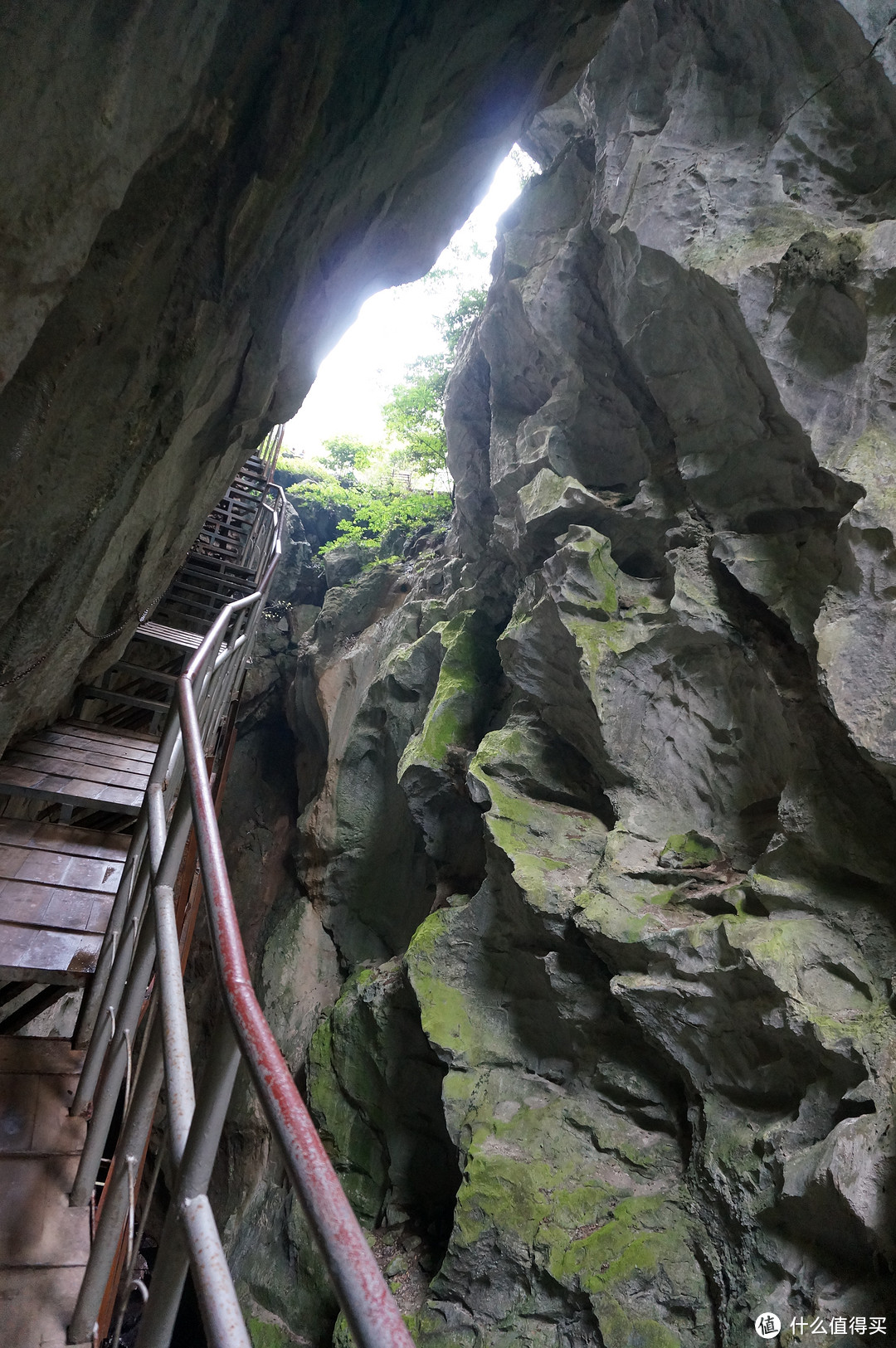 云中漫步三清山，峰林奇观花岗岩