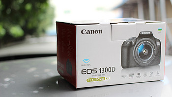 佳能EOS 1300D相机产品展示(镜头|按键|屏幕|闪光灯|拨轮)