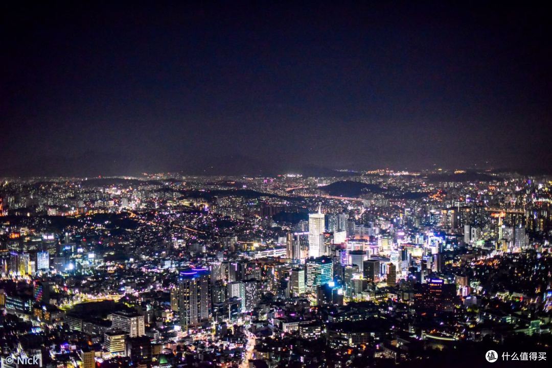 纯手持拍夜景 还隔着玻璃 大家轻拍 纯手持拍夜景 还隔着玻璃 大家轻拍