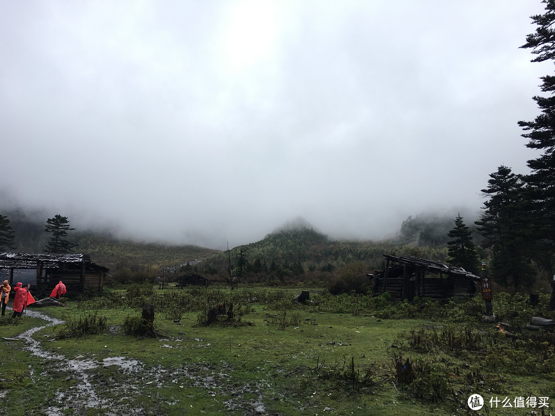 越过山丘，行走在云端——雨崩徒步行记