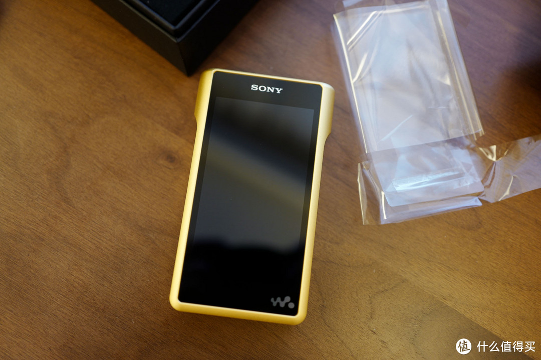 #首晒# 史上最贵金砖WALKMAN，索尼旗舰NW-WM1Z开箱