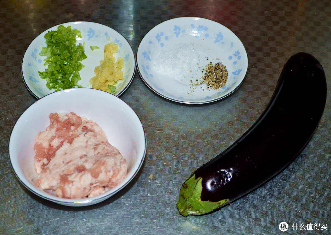 布鲁姆面包 + 肉酱烤茄子