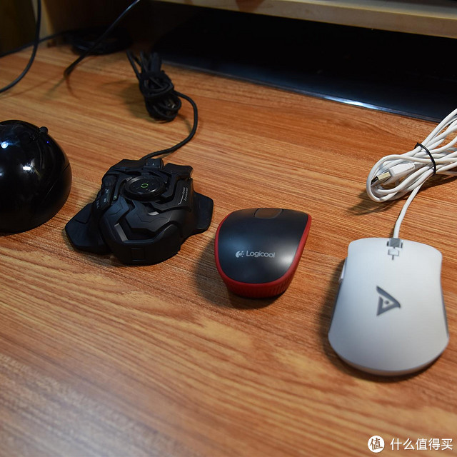 我也来晒鼠标：Logitech 罗技 T400+战神之瞳+钛度 TSG300+Qisan 驰尚 E100