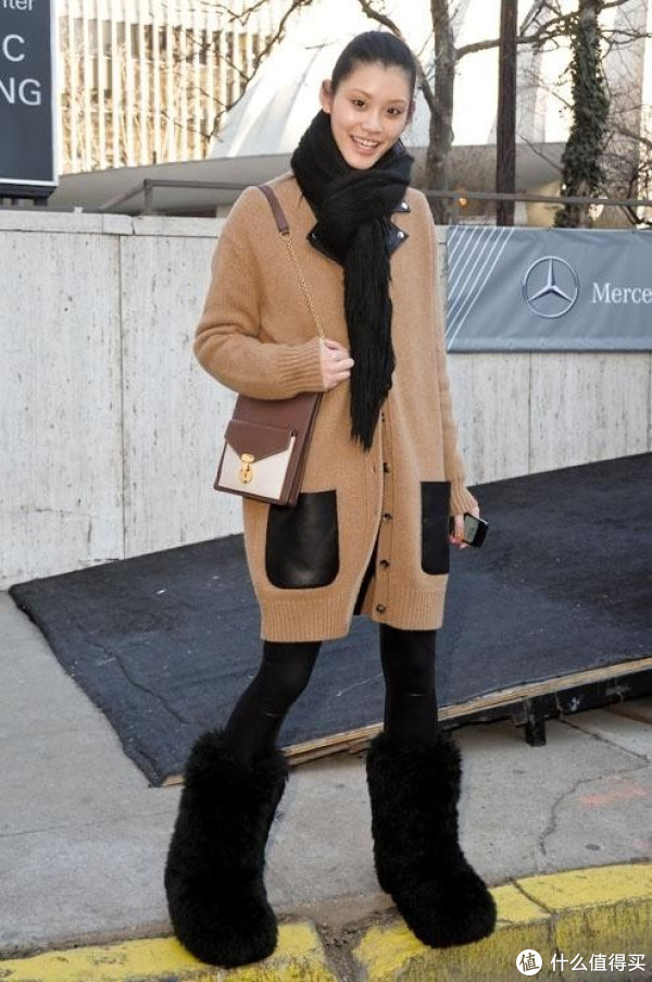 来自蜈蚣星的问候 篇五:#一周热征#雪地靴穿搭#3个ugg品牌(拉3个妹纸