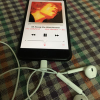 iphone 7 plus  智能手机设计缺点(指纹采集器|掉漆|暖屏|听歌)