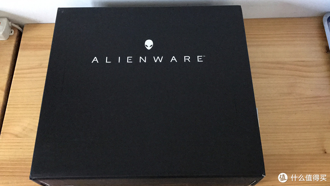 梦想照进现实：Alienware 外星人 ALW15C-R1738 15.6 英寸游戏笔记本电脑