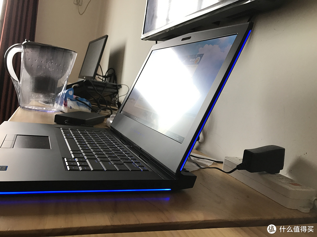 梦想照进现实：Alienware 外星人 ALW15C-R1738 15.6 英寸游戏笔记本电脑