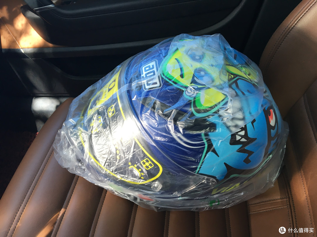 迫不及待的开箱:摩托车入坑第一步——AGV Corsa 罗西 小丑鱼头盔