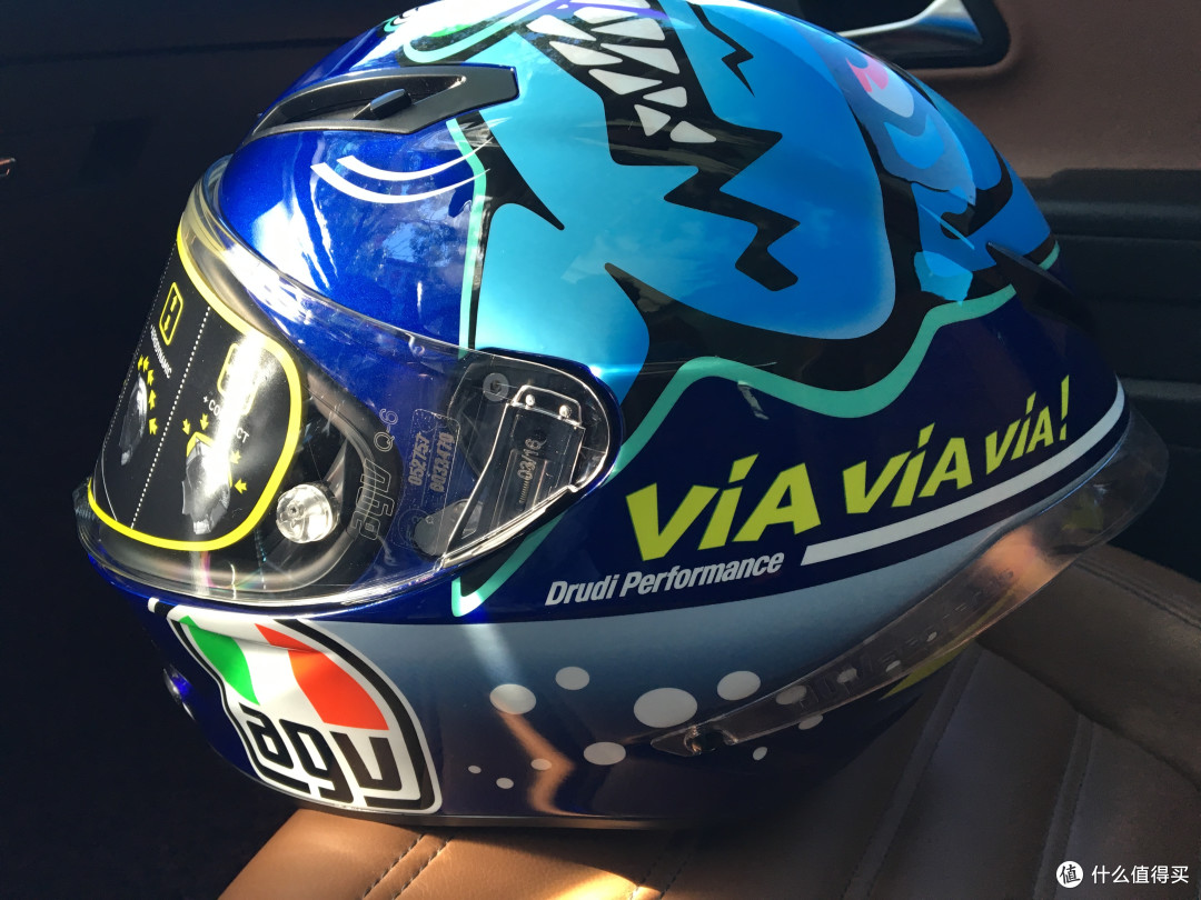 迫不及待的开箱:摩托车入坑第一步——AGV Corsa 罗西 小丑鱼头盔