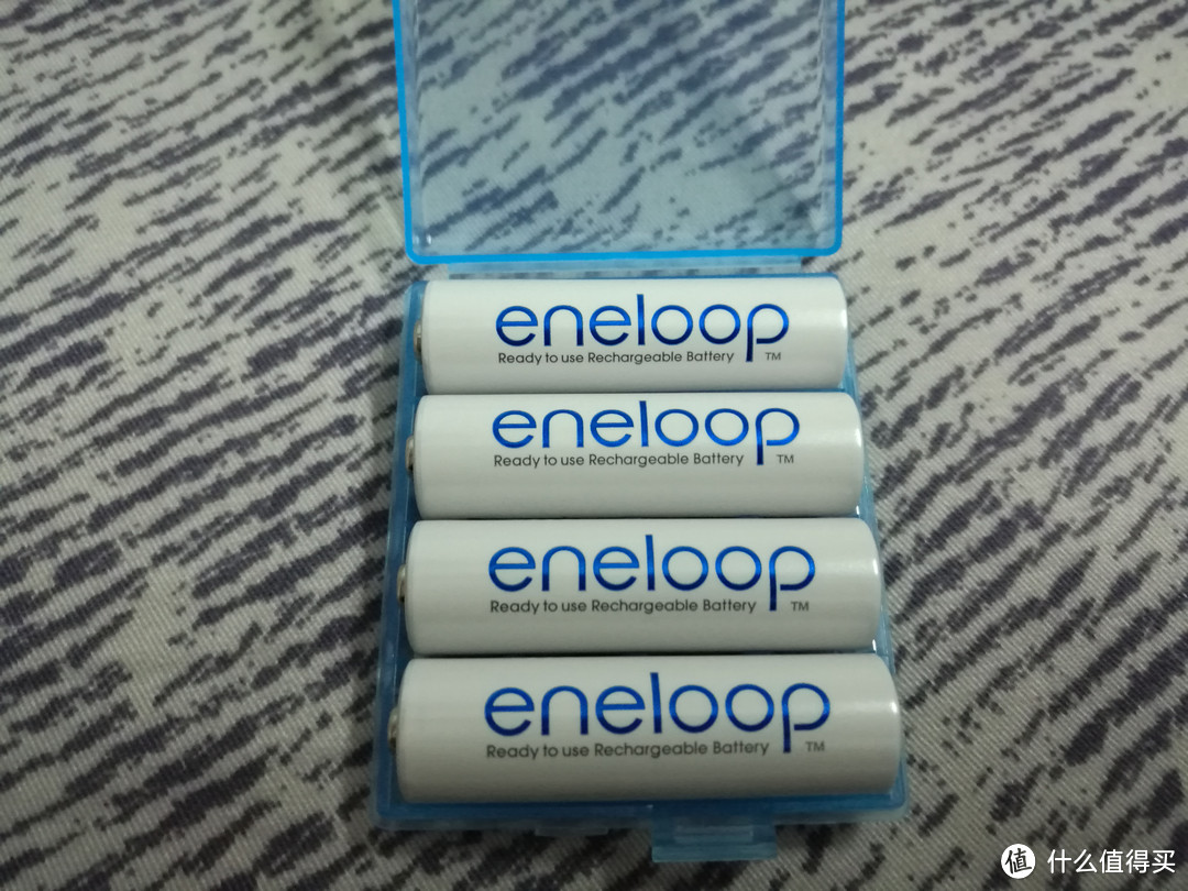 Eneloop 爱乐普  镍氢标准5号充电器套装 开箱  对比 小米 ZI5镍氢5号充电电池