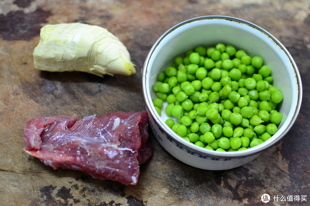 周末给家添点烟火气：孜然莴苣小鸡丝+甜豆啤酒小牛肉