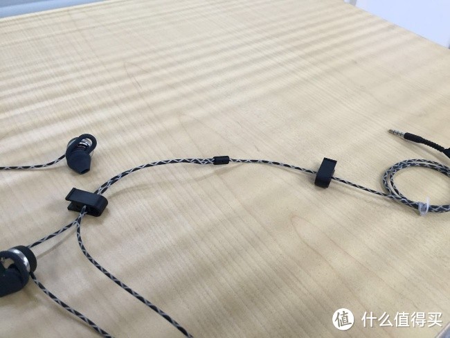 会发光的运动耳塞——URBANEARS Reimers 入耳式运动耳机