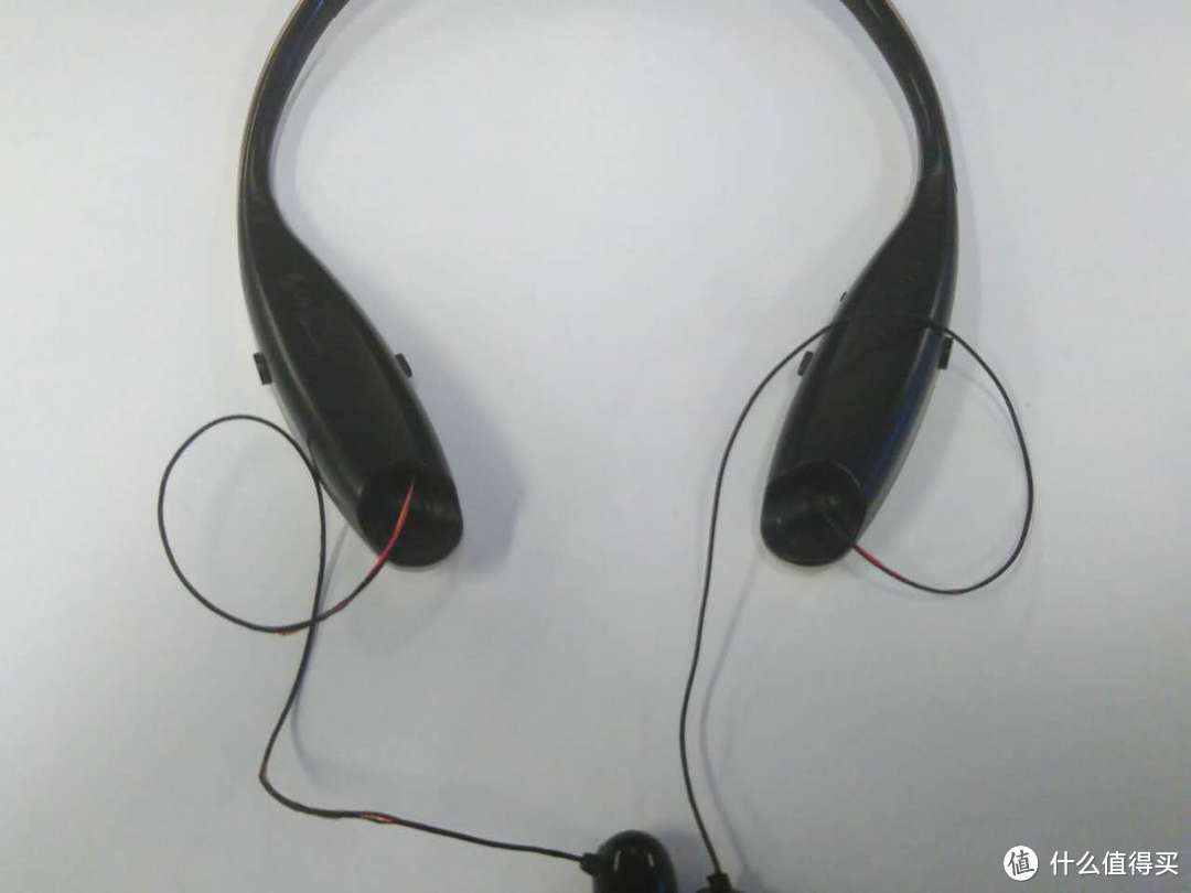 LG Harman/Kardon HBS-900 无线运动蓝牙耳机