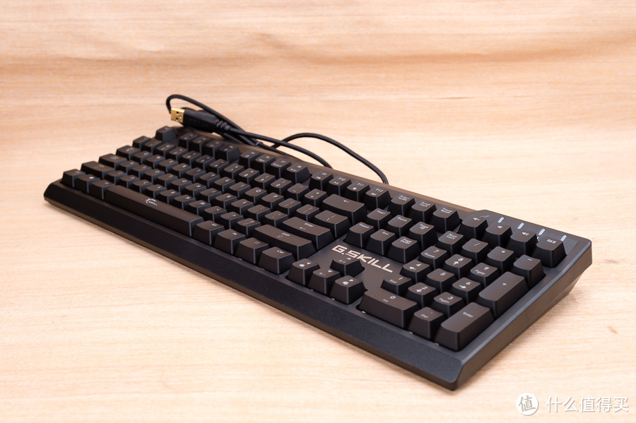 终于等到可以换OEM键帽的游戏机械键盘：芝奇KM570开箱&太豪PBT键帽