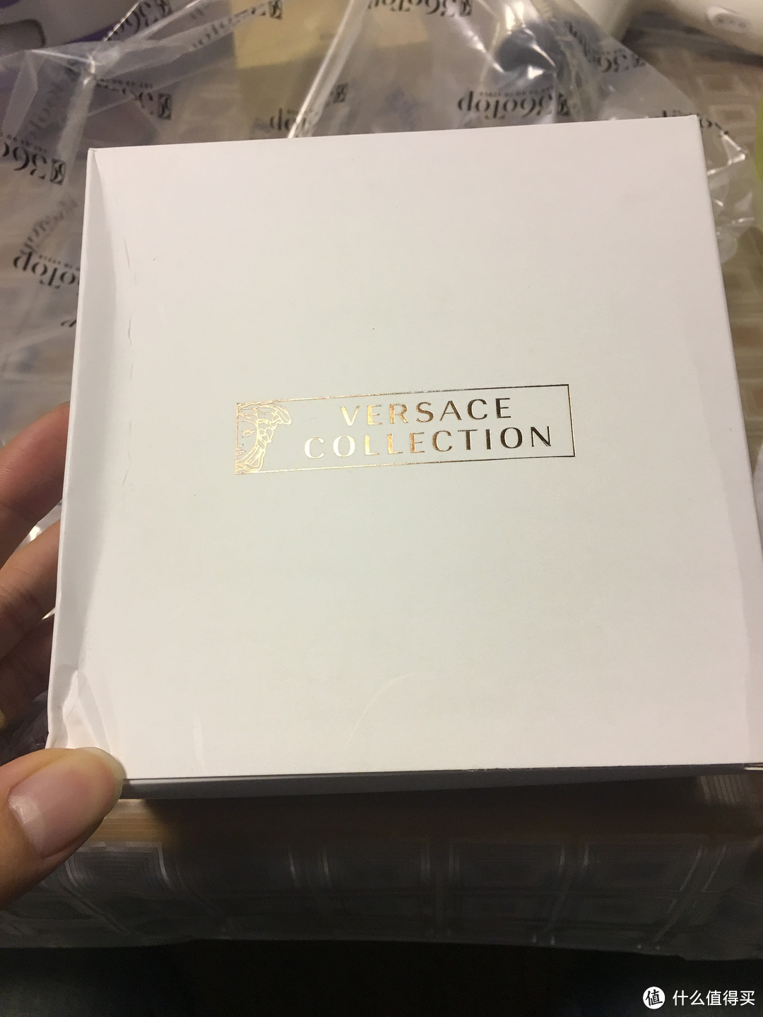 首秀 VERSACE COOLLECTION 范思哲男士黑色牛皮美杜莎半人脸浮雕板扣腰带