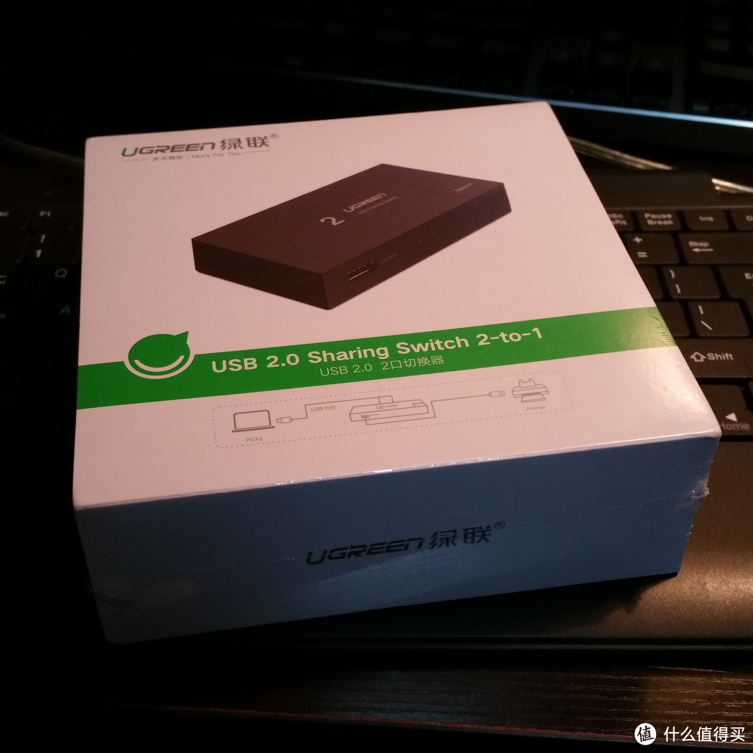 当我的家中两台电脑需要摆在一起的时候，我是这么做的——绿联 USB2.0 2口 切换器简单使用