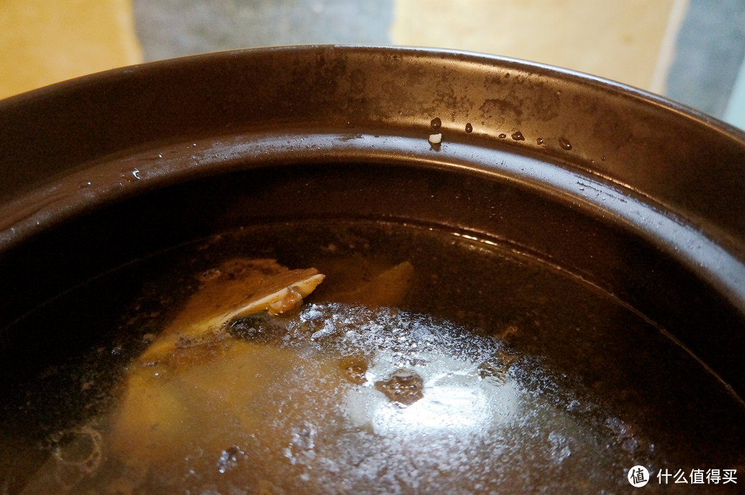 为了一碗貌不惊人但好吃到爆的土豆烧牛肉，吊12小时的牛骨高汤