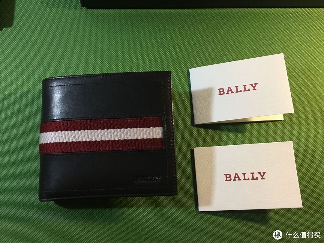 长情的告白不只有钢笔，还有 BALLY 巴利 钱包