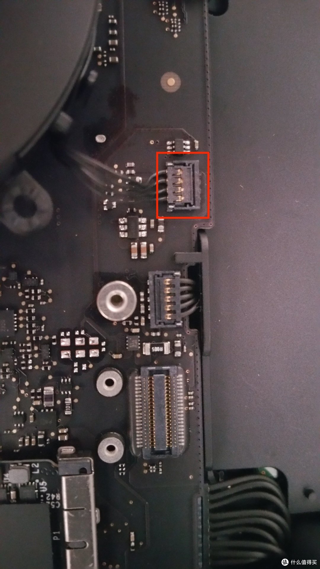 ▲风扇排线 ▲风扇排线