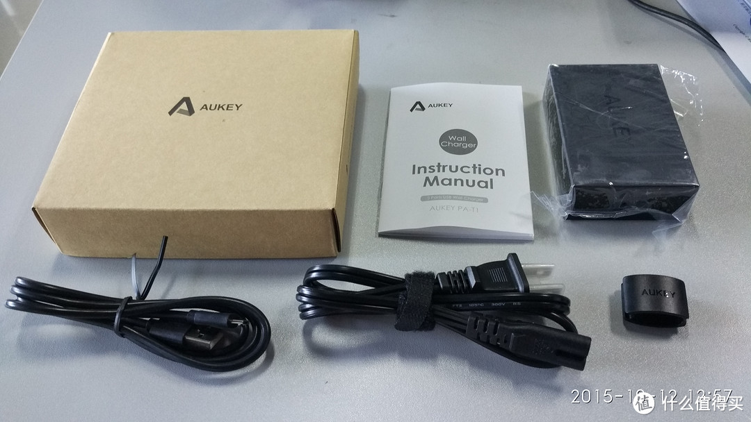 蜈蚣都要变蚯蚓的双十一：AUKEY QC2.0充电器 开箱