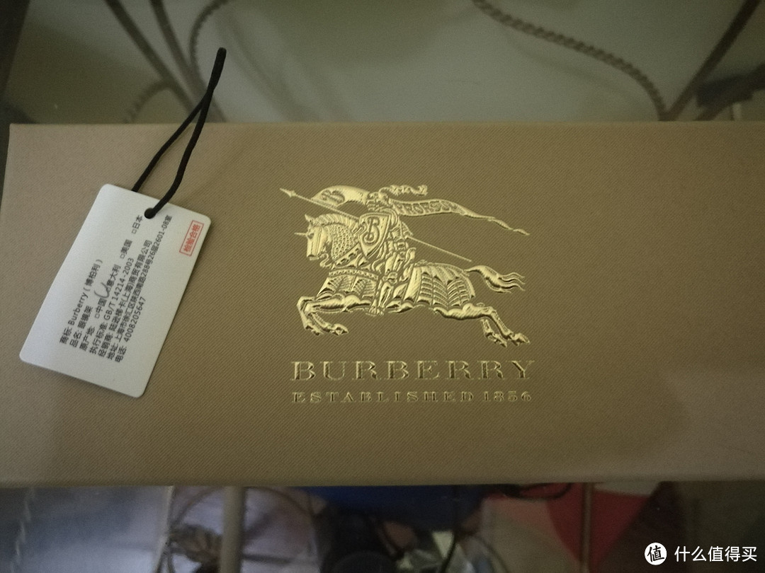 可得网的 burberry 博柏利 框架眼镜0BE2206D 3001 56 开箱