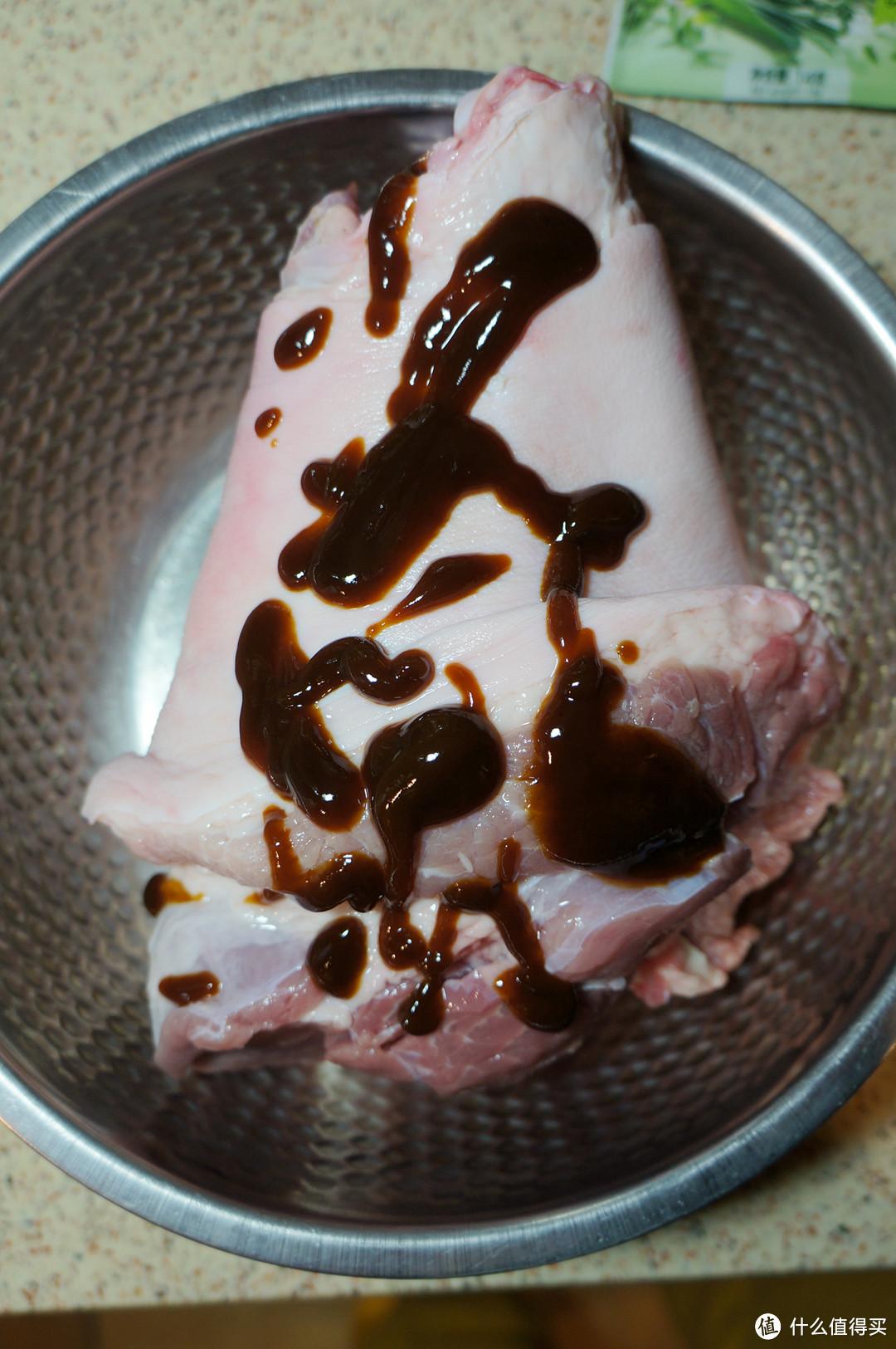 吃腻了酱肘子?来试试德式的巴伐利亚烤猪肘Schweinshaxe吧