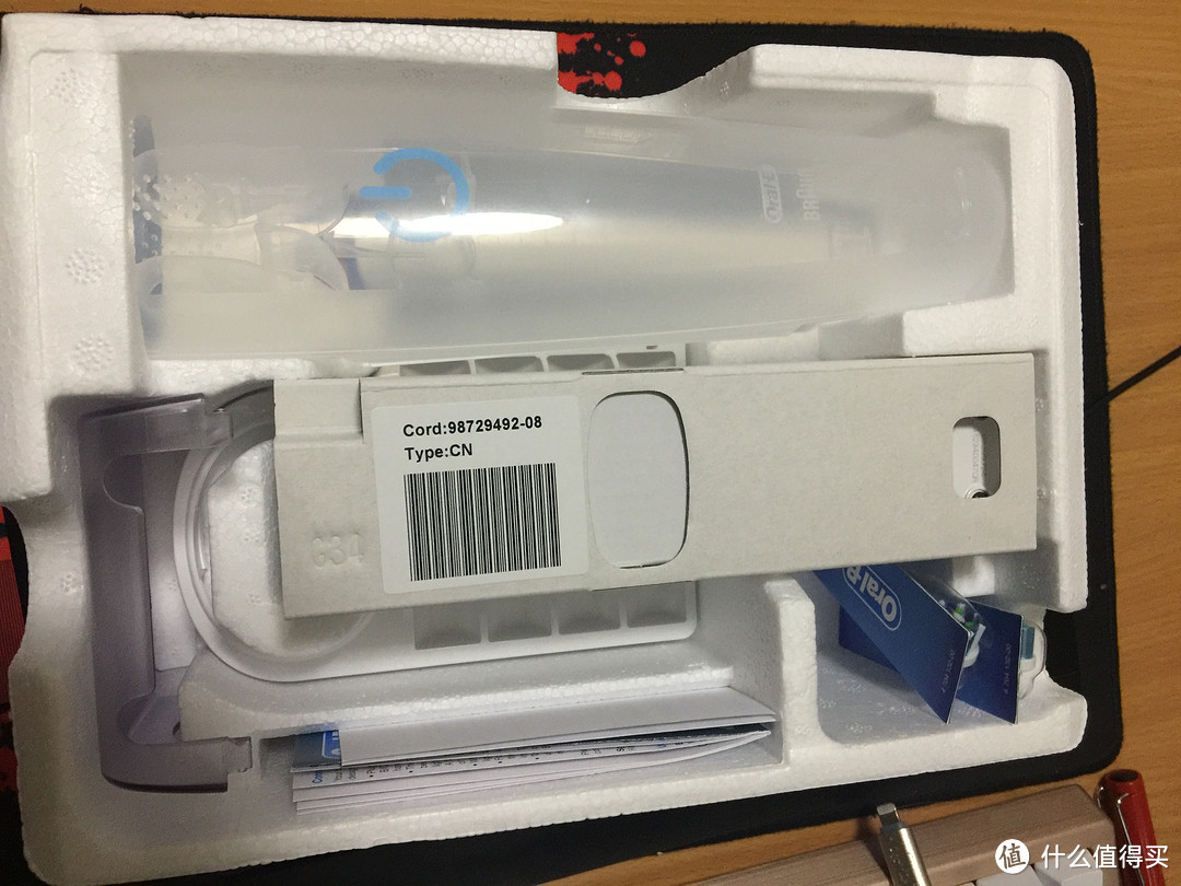 考虑之久终下手，感受刷牙的快乐：BRAUN 博朗 Oral-B 欧乐-B Pro 4000 充电式电动牙刷