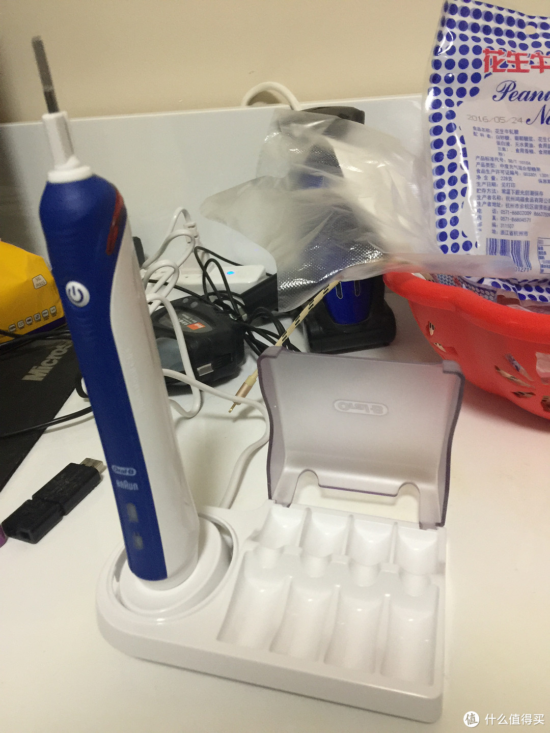 考虑之久终下手，感受刷牙的快乐：BRAUN 博朗 Oral-B 欧乐-B Pro 4000 充电式电动牙刷