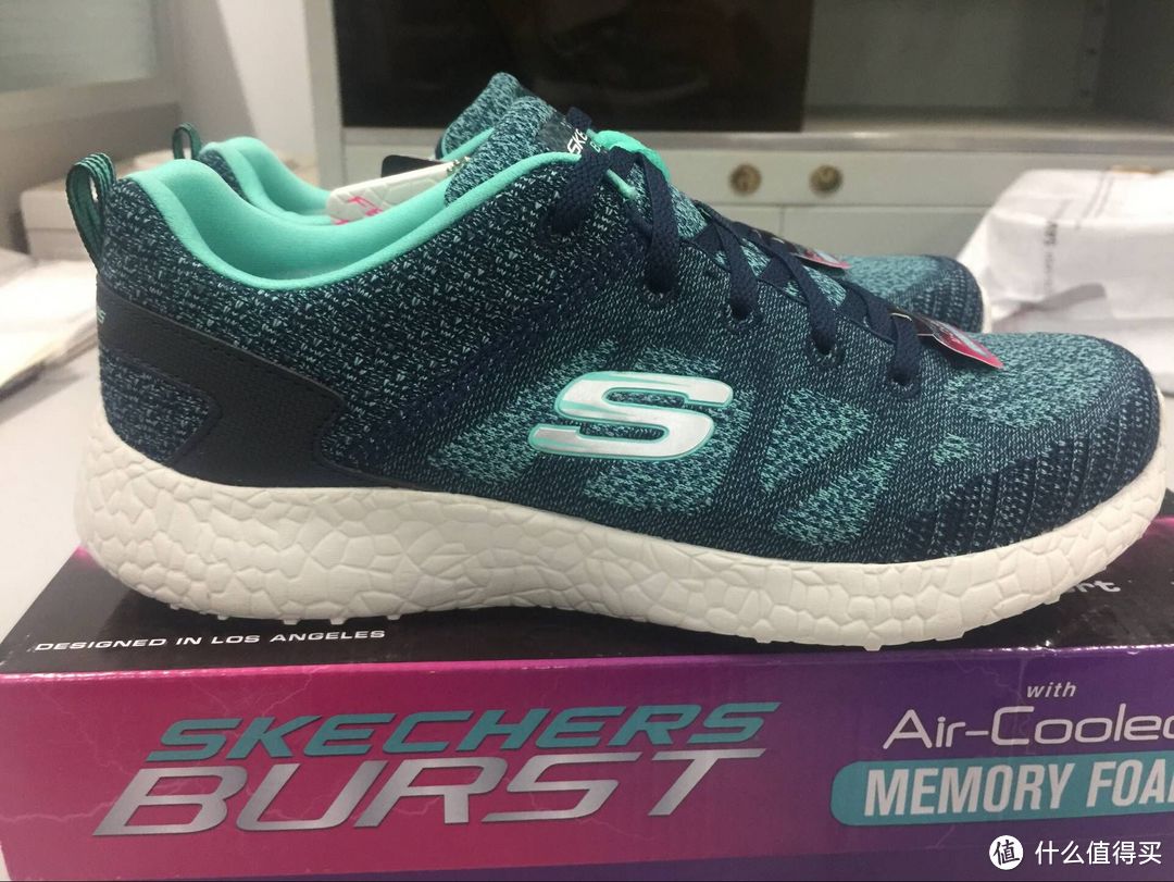 中亚Prime会员第一单：给老妈的又一双 Skechers 运动鞋