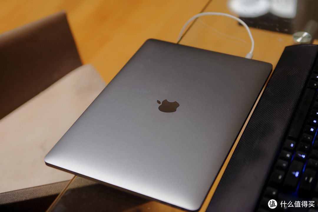 西装快男——Apple 苹果 2016款深空灰色15寸macbook pro 笔记本电脑 快速体验分享