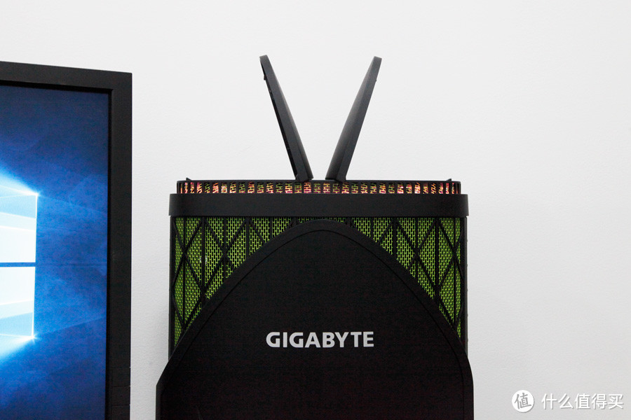 #本站首晒#GIGABYTE 技嘉 DESKTOP PC 光之翼主机开箱